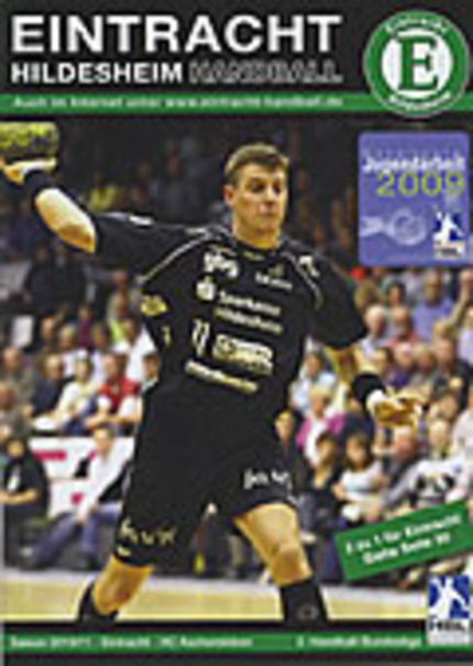 Augenchirurg Ralph Herrmann lasert Handball-Bundesliga-Profi zu vollem Sehvermögen ohne Brille. 